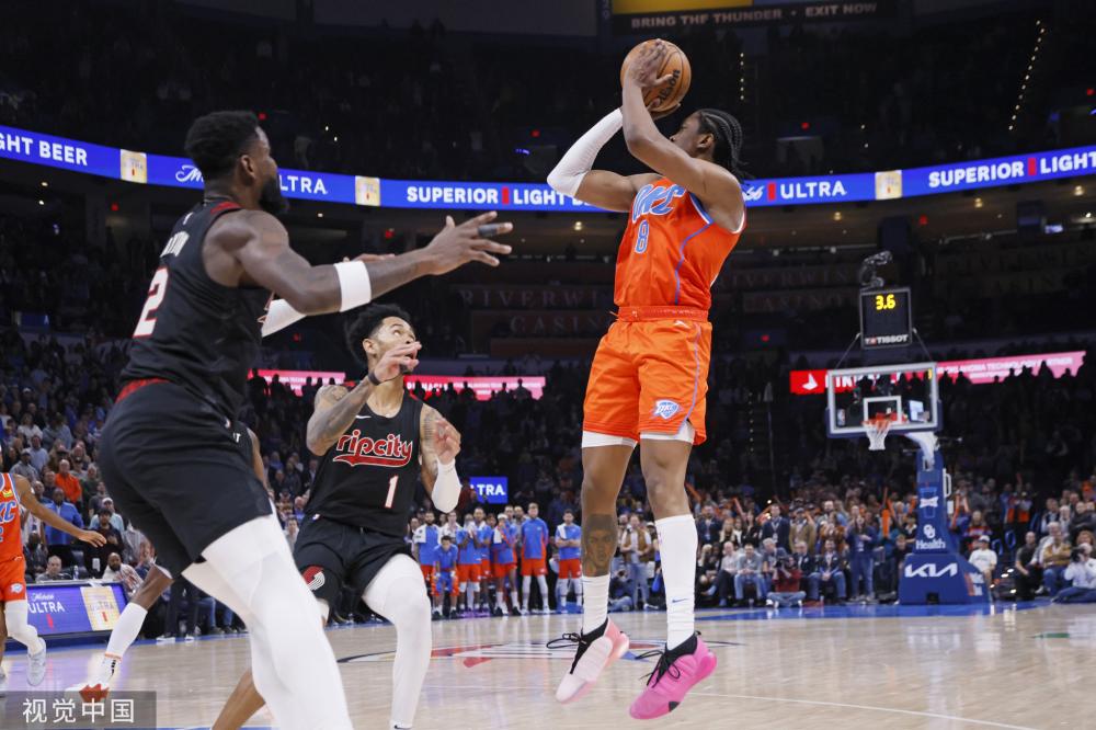 滑雪运动的 滑雪运动的