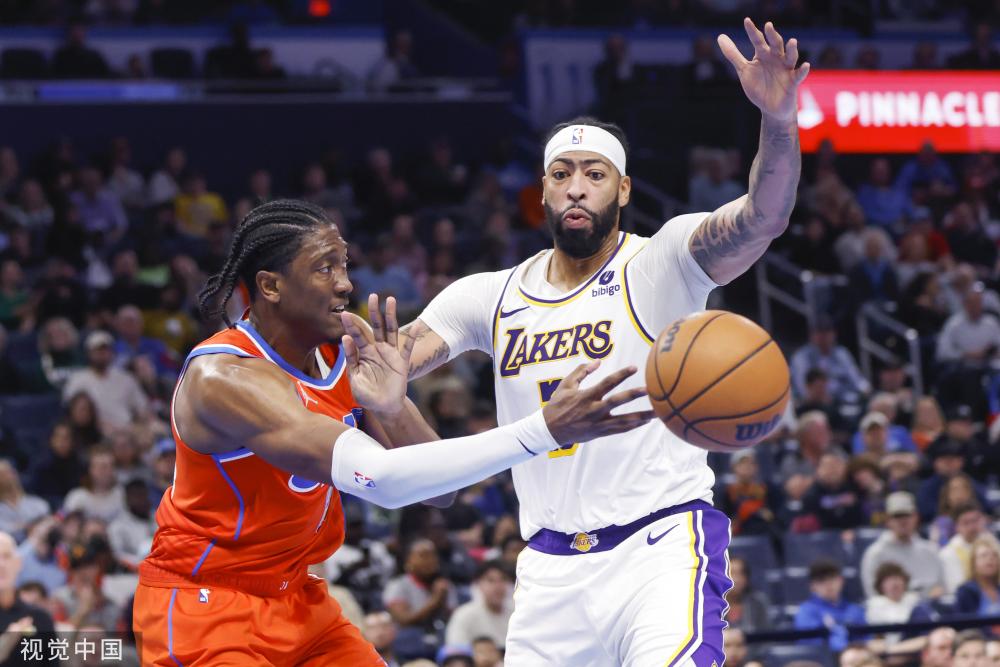 他在禁区中 他在禁区中