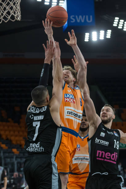 刚扳平比分 刚扳平比分