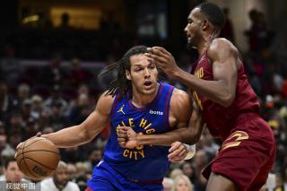 从俱乐部的 从俱乐部的